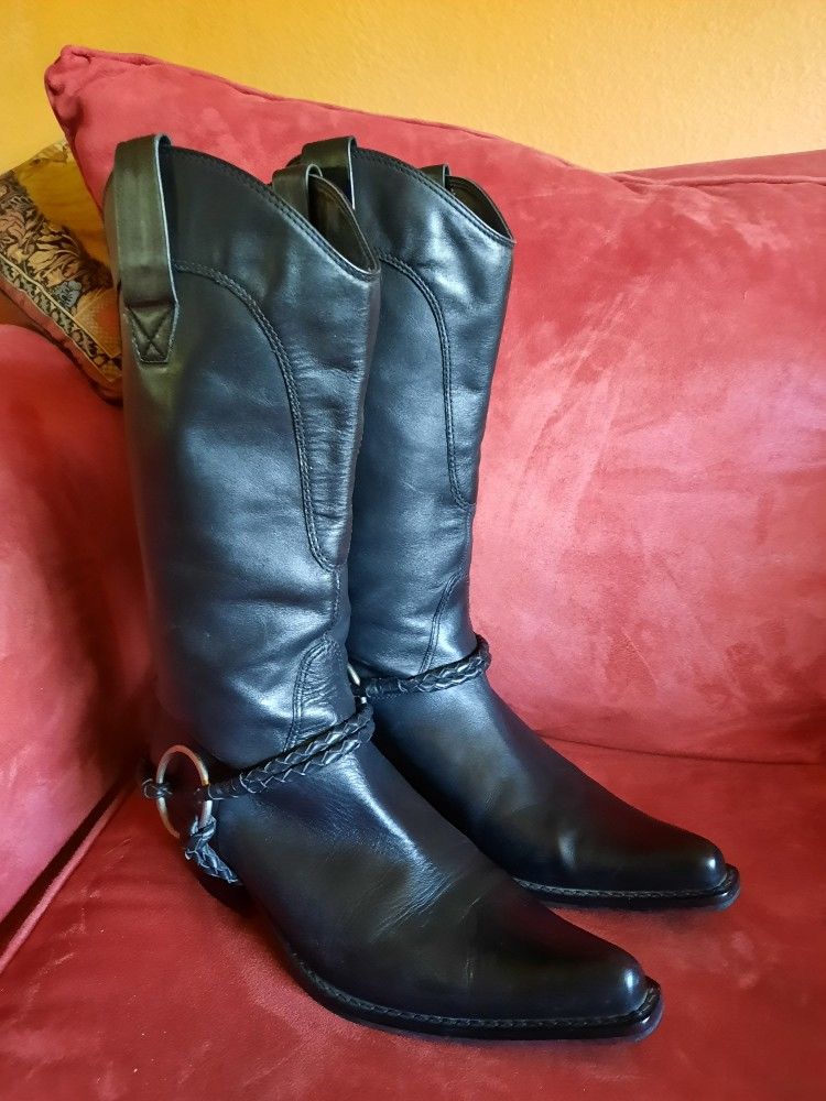 For Sale women's black  Leather boots LARIAT Size 8 1/2 M $50 OBO  Very neat