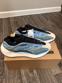 Adidas Yeezy 700 V3 Alvah Alvah Size 12