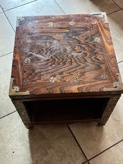 Storage side table