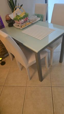 dining table and 6 chairs