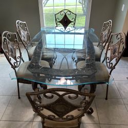 Dining Set Of 6 Chairs/ Juego De Comedor De 6 Puestos 