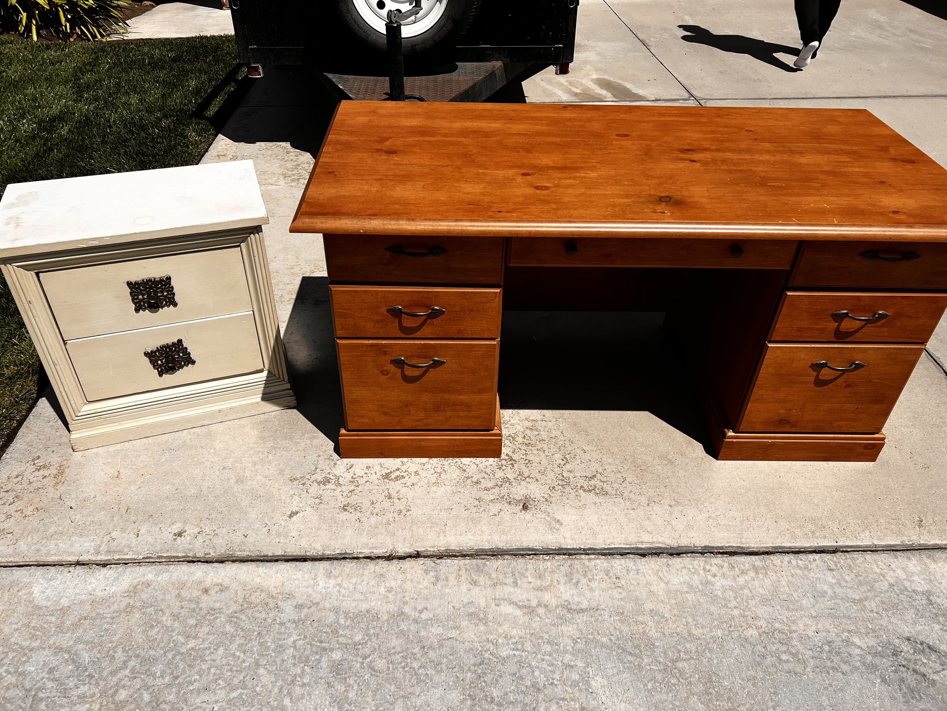 FREE -Desk and nightstand