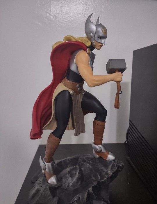 LADY THOR Goddess of Thunder Marvel 10" PVC RARE Collectible Action Figure NEW