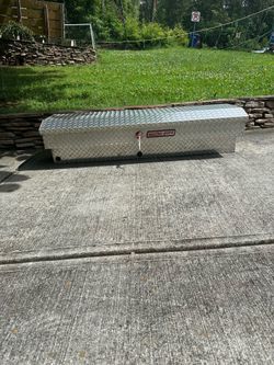 Weather Guard Tool box w/key🔑 56”x17”x13”