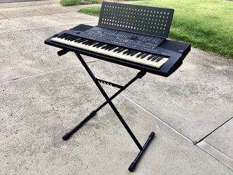 Preowned  Portable YAMAHA PSR-510 Battery Powered Electronic Synthesizer + Stand