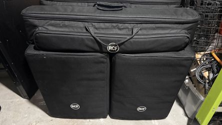 RCF Evox 12 Column Array Speakers w/Covers