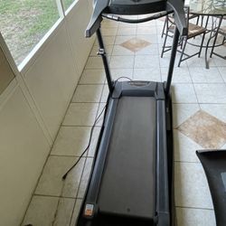 Horizon Fitness T100 Treadmill for Sale in San Antonio TX OfferUp