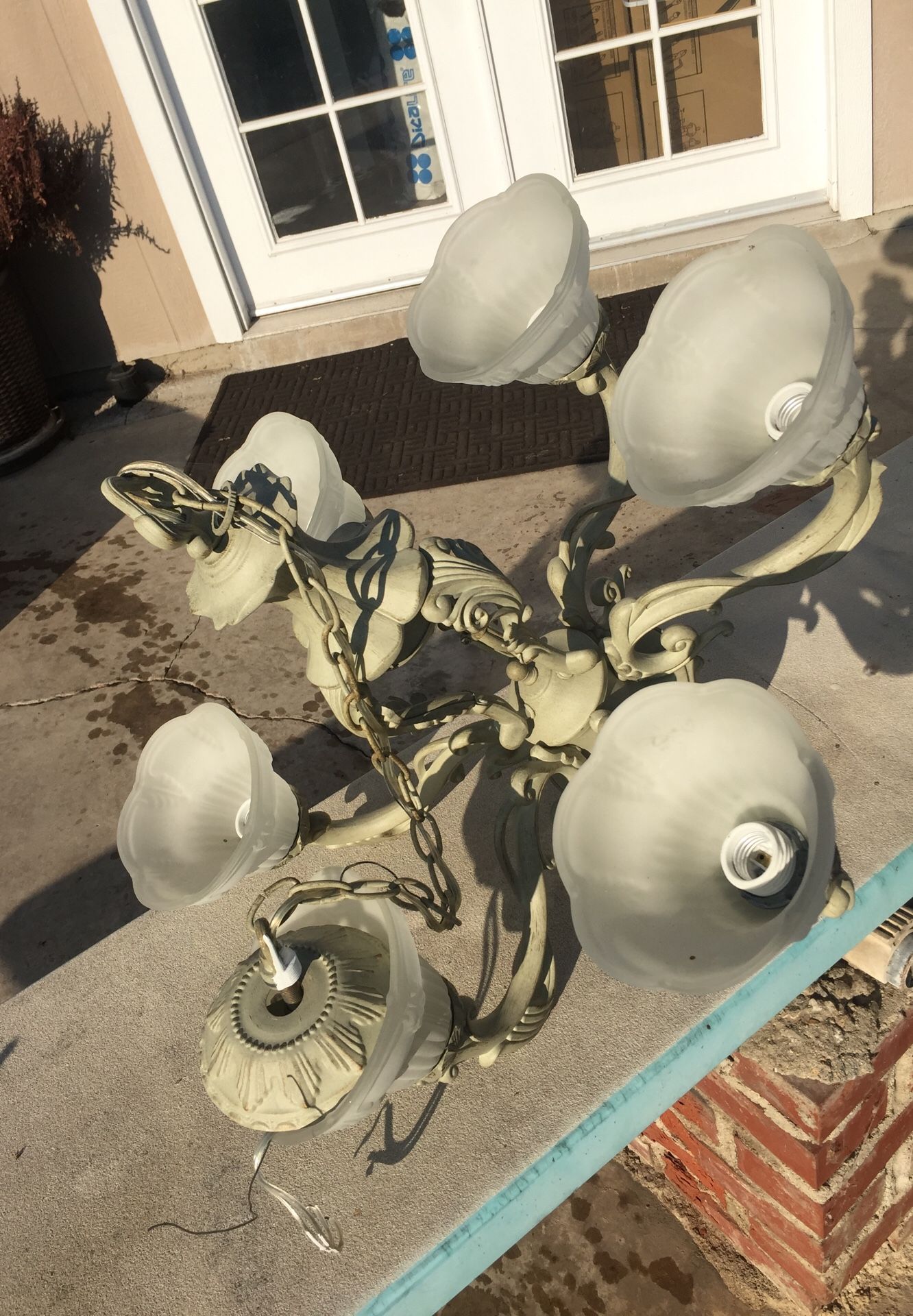 Ceiling light fixtures
