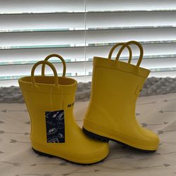 Size 5 NEW Yellow Rain boots For Kids