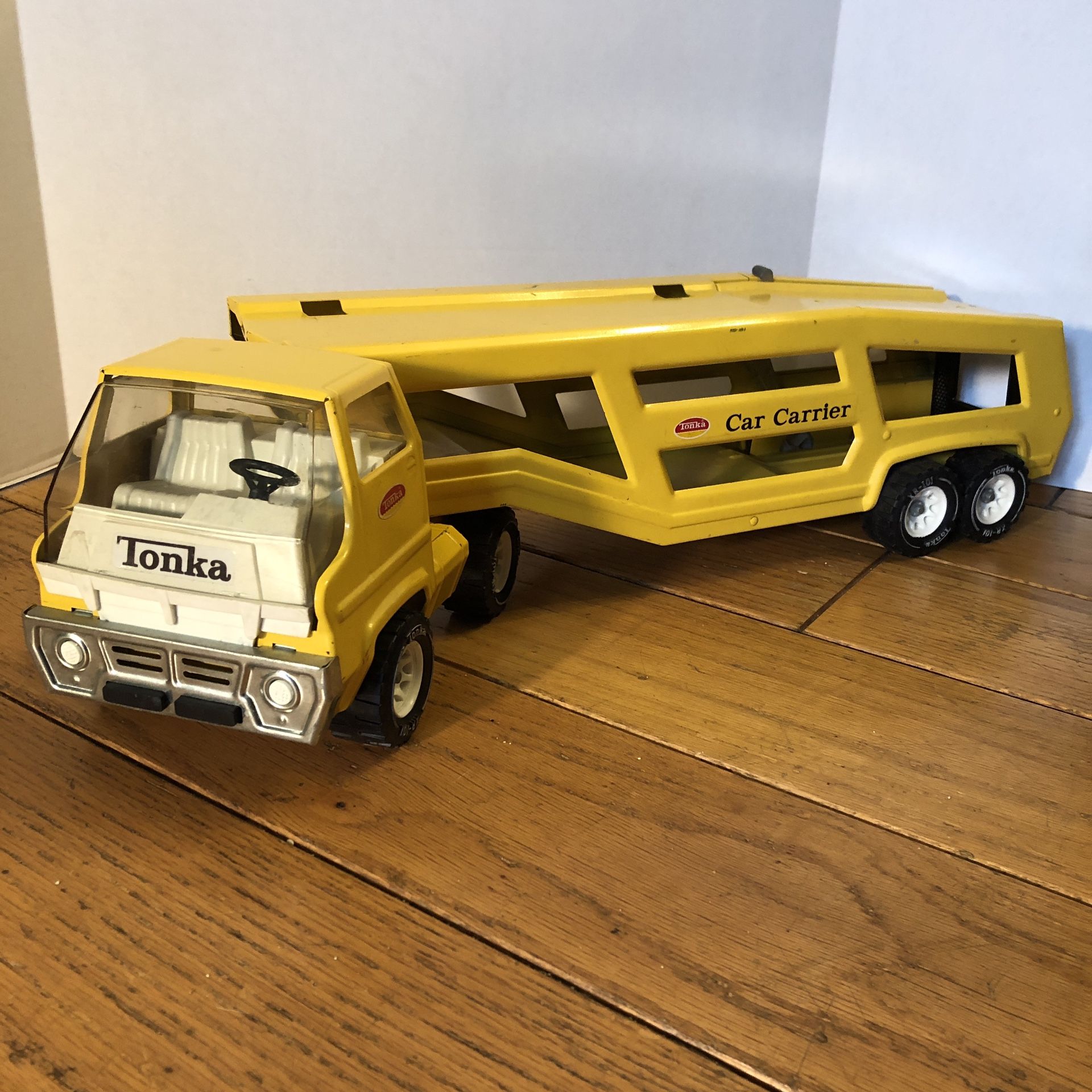 Old tonka car carrier cheap truck