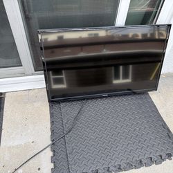 Toshiba 31 inch tv / internet ready