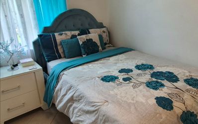 Full size bed