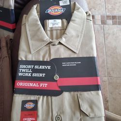Short Sleeve Men Size XL ( Dickies  ) NEW 