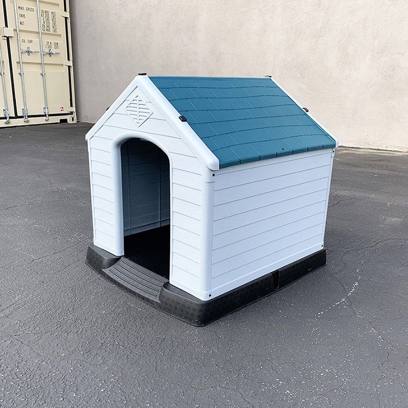 $70 (New in box) Plastic dog house medium size pet indoor outdoor all weather shelter cage kennel 30x30x32” 