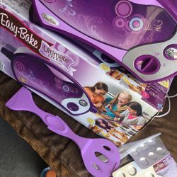 Easy-Bake Ultimate Oven With Box ~ Summerlin / Desert Shores