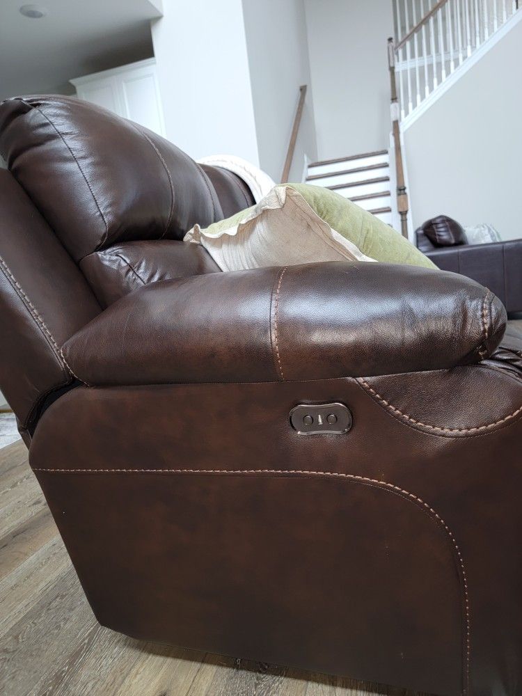 Reclining Couches With USB Charging Ports In All Seats