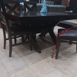 *Holiday Sale Event!!!*---Stellar Kelly Dining Table Sets W/4 Chairs And Bench---Delivery And Financing Available✌️