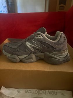 New Balance 9060’s Size 6 1/2 Women’s