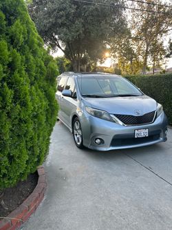 2012 Toyota Sienna
