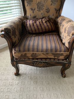 2 accent chairs excellent condition