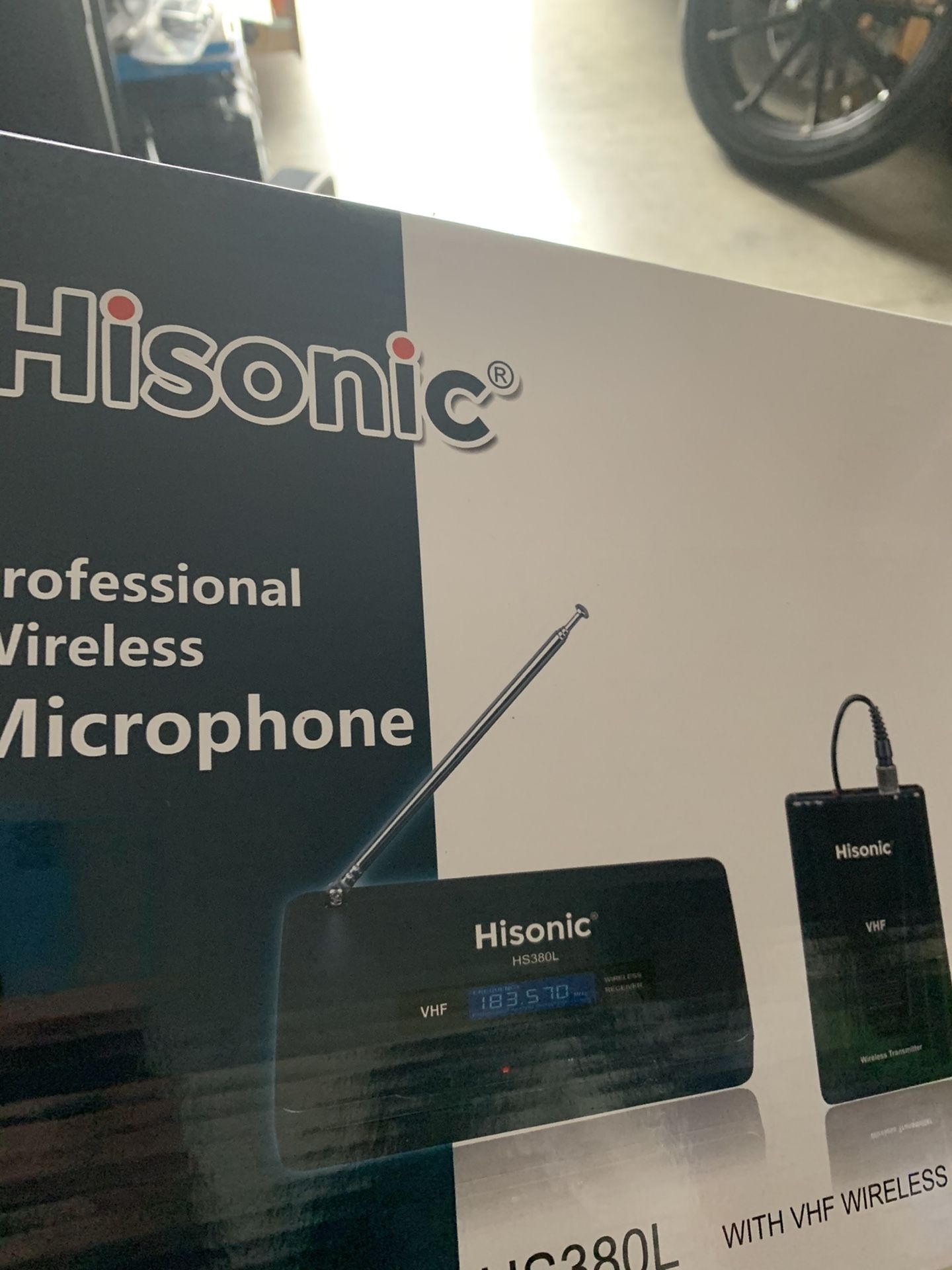 Wireless headset microphone system
