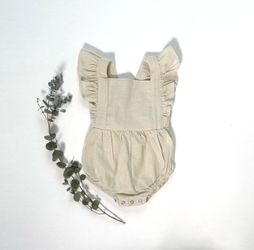 Girls Ruffle Bodysuit - size 12-18m