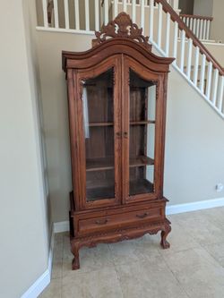 China Cabinet / Wood Cabinet