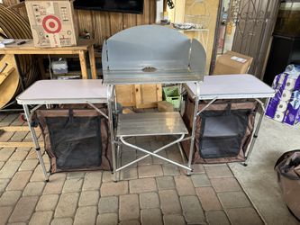 Camping kitchen setup