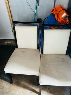 2  chairs  used  $30