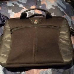 Swissgear Sherpa 17.3 inch slim case