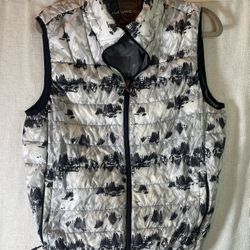 Hawke & Co Mens Medium Packable Down Puffer Vest Snow Camo Tree Print Vtg Style