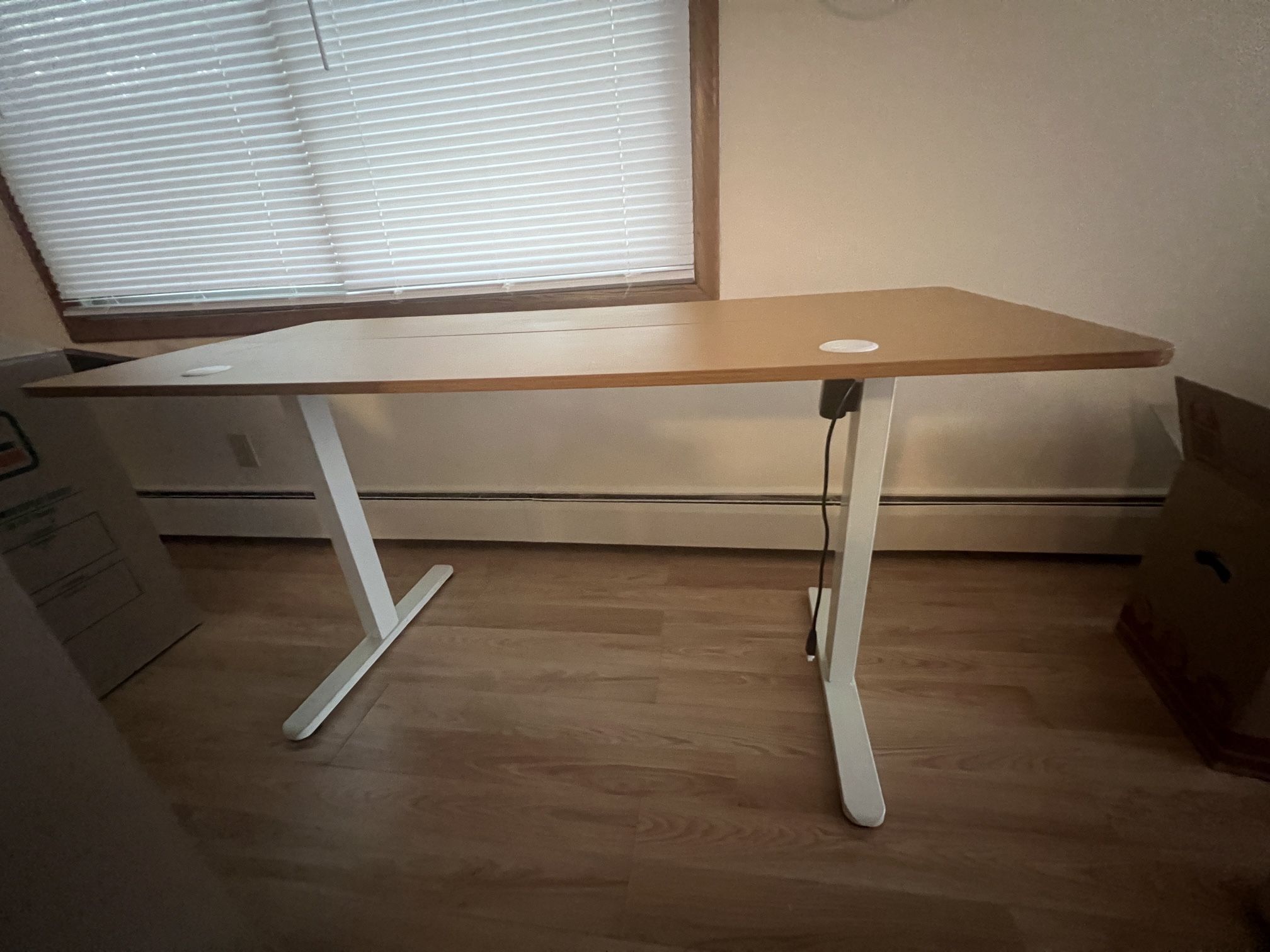 Adjustable Height Work Desk