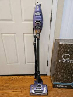 New Cond SHARK ROCKET  MODEL VAUUM  works EXCELLENT. In The Box