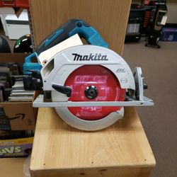 Makita 36 Volt XSH06 Circular Saw With 2 Batteries 