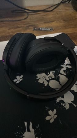 Black Over-Ear Skullcandy Bluetooth Headphones