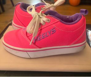 Girls Heelys pink