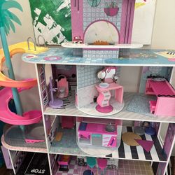 lol Doll house Like New Barely Used