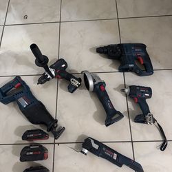 Bosh tool set 18v 3 batteries 3 chargers