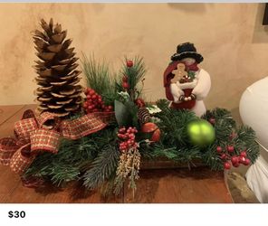 Christmas Decorations *PRICES ARE IN PICTURES*