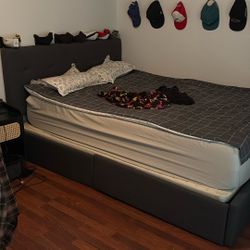 Queen Bed Fram + Matress 