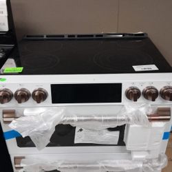 Cafe CES750P4MW2 30 in. 7.0 cu. ft. Smart Electric Range