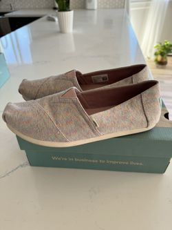 Women’s Toms 