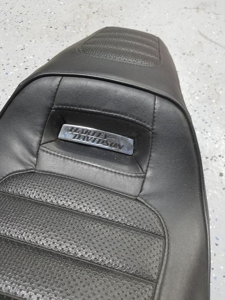 Harley Dyna seat 06 To 17 Models