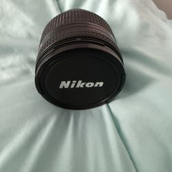 Nikon AF NIKKOR 24-120mm f/3.5-5.6 D Autofocus IF Len