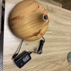 Aroma diffuser for essential oil