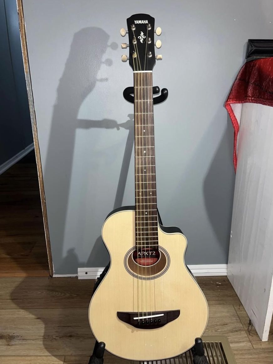 Yamaha Small Guitar