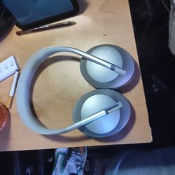 Bose VL 700 Noise cancelling Headphones