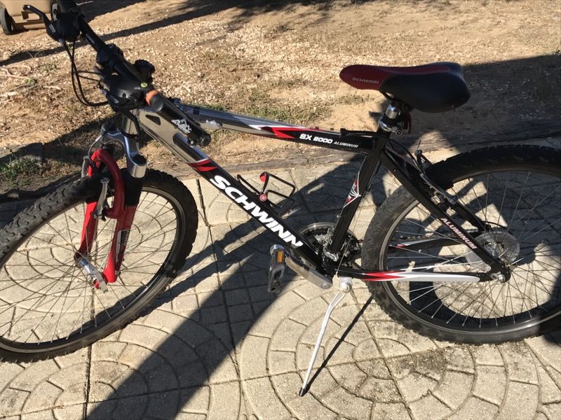 Schwinn SX2000 men's mountain bike practically brand new