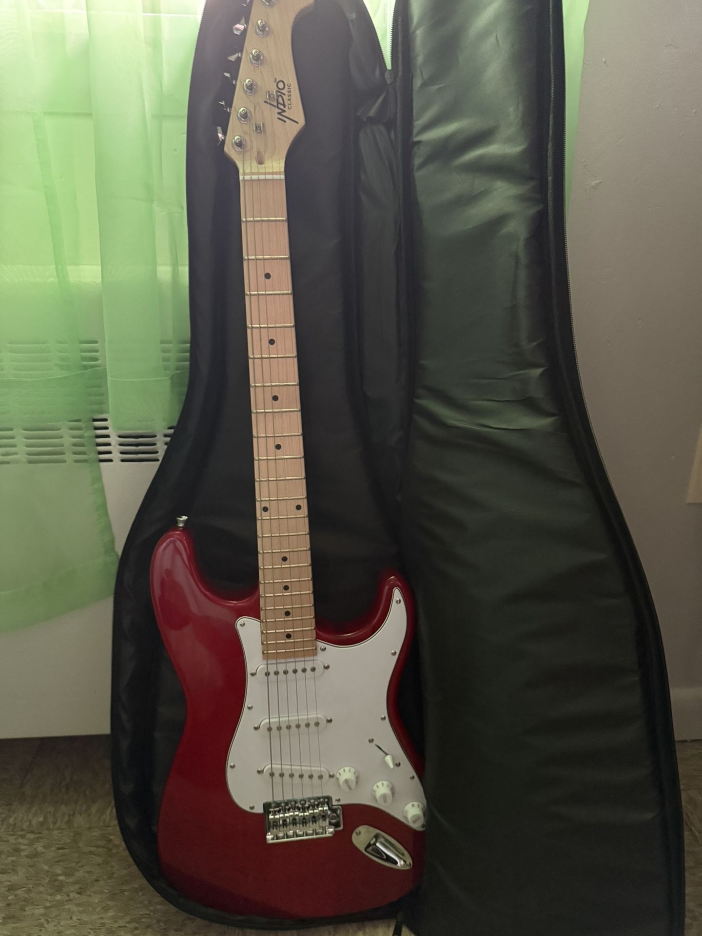 NEW Indio Classic Electric Guitar With Bag (SPA/ENG)
