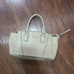 Calvin Klein Mini Bag for Sale in Los Angeles, CA - OfferUp